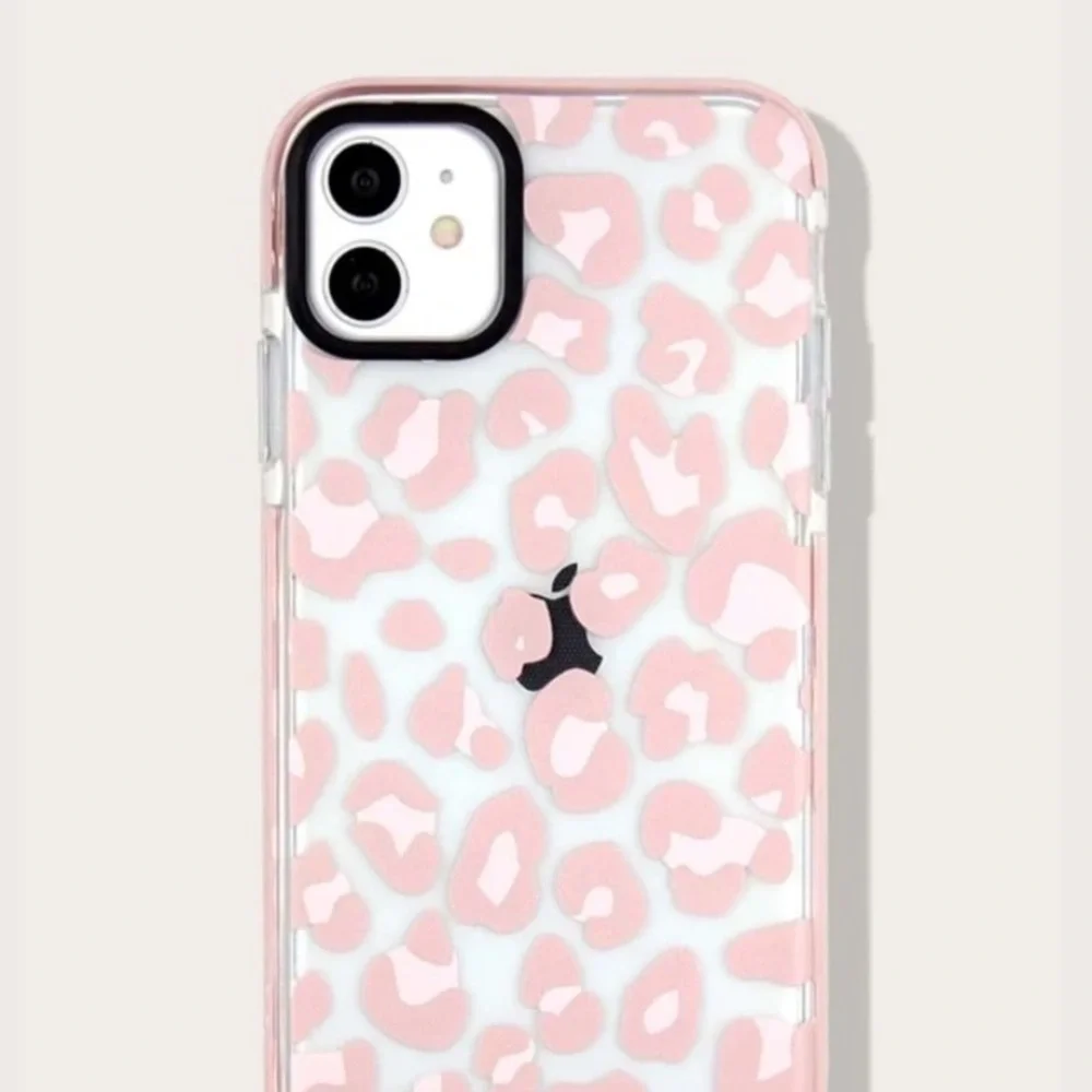 BRAND NEW - pink cheetah iPhone case